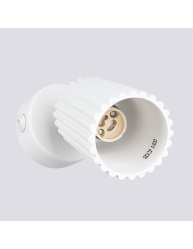 Aplique KARBON blanco con interruptor