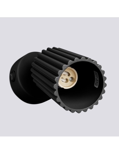 Aplique KARBON negro con interruptor