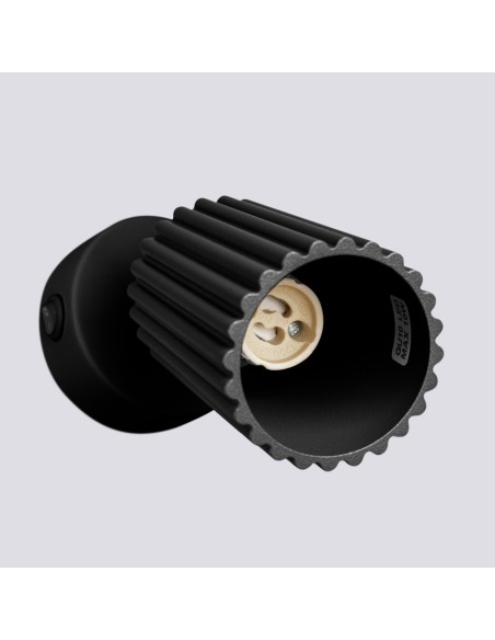 Aplique KARBON negro con interruptor