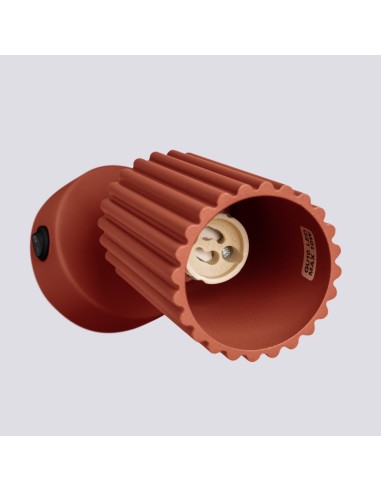 Aplique KARBON rojo ocre con interruptor