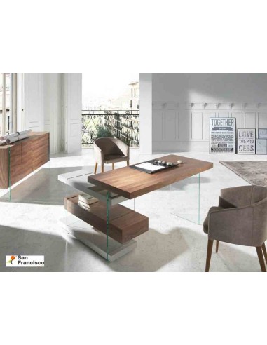 Sillón tapizado con patas de Nogal