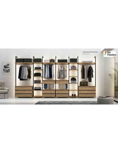 Vestidor a medida con costados metálicos